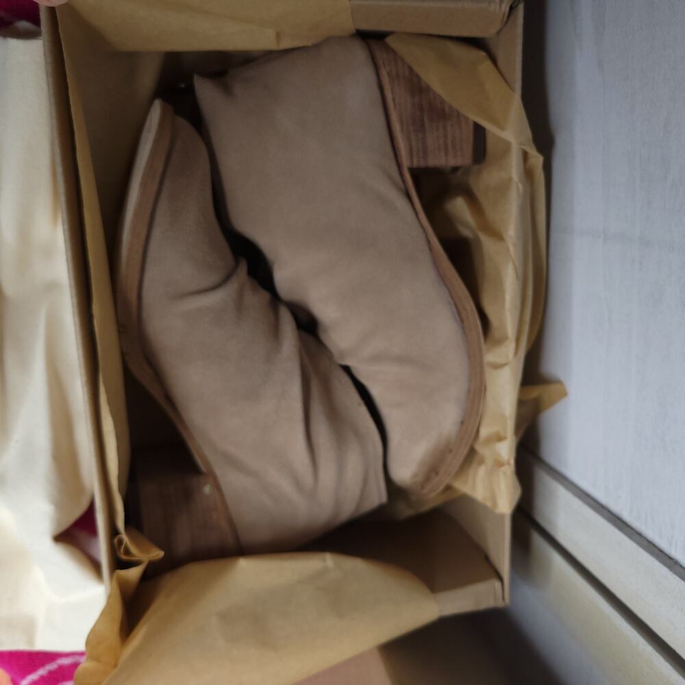 Beek Suede Eaglet Beige Tan Heeled Booties Shoes Womens Size 9.5 NEW IN BOX